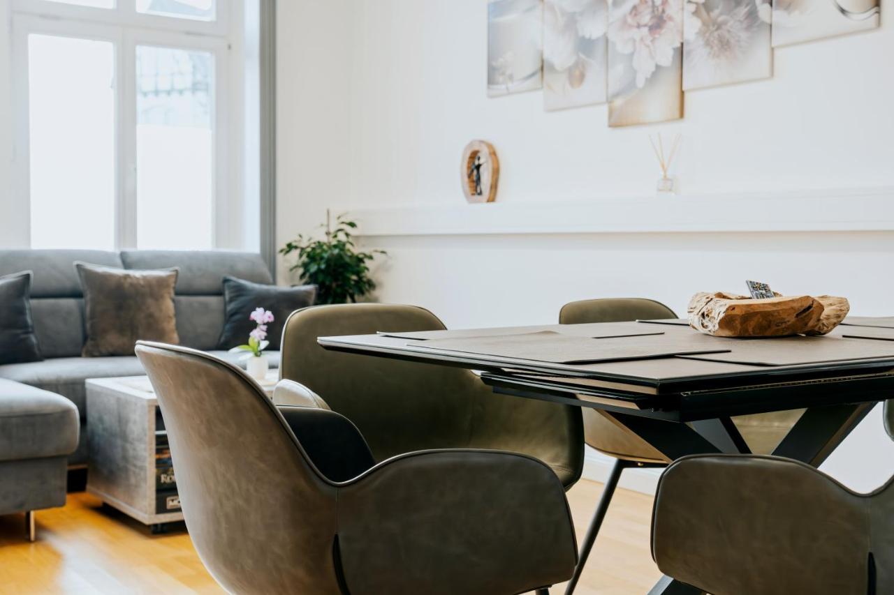 Blissplace 3 Zi Premium Apartment Nahe Getec Arena Mit Kingsize Betten Und Balkon Magdeburg Ngoại thất bức ảnh