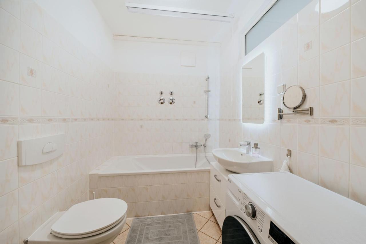 Blissplace 3 Zi Premium Apartment Nahe Getec Arena Mit Kingsize Betten Und Balkon Magdeburg Ngoại thất bức ảnh